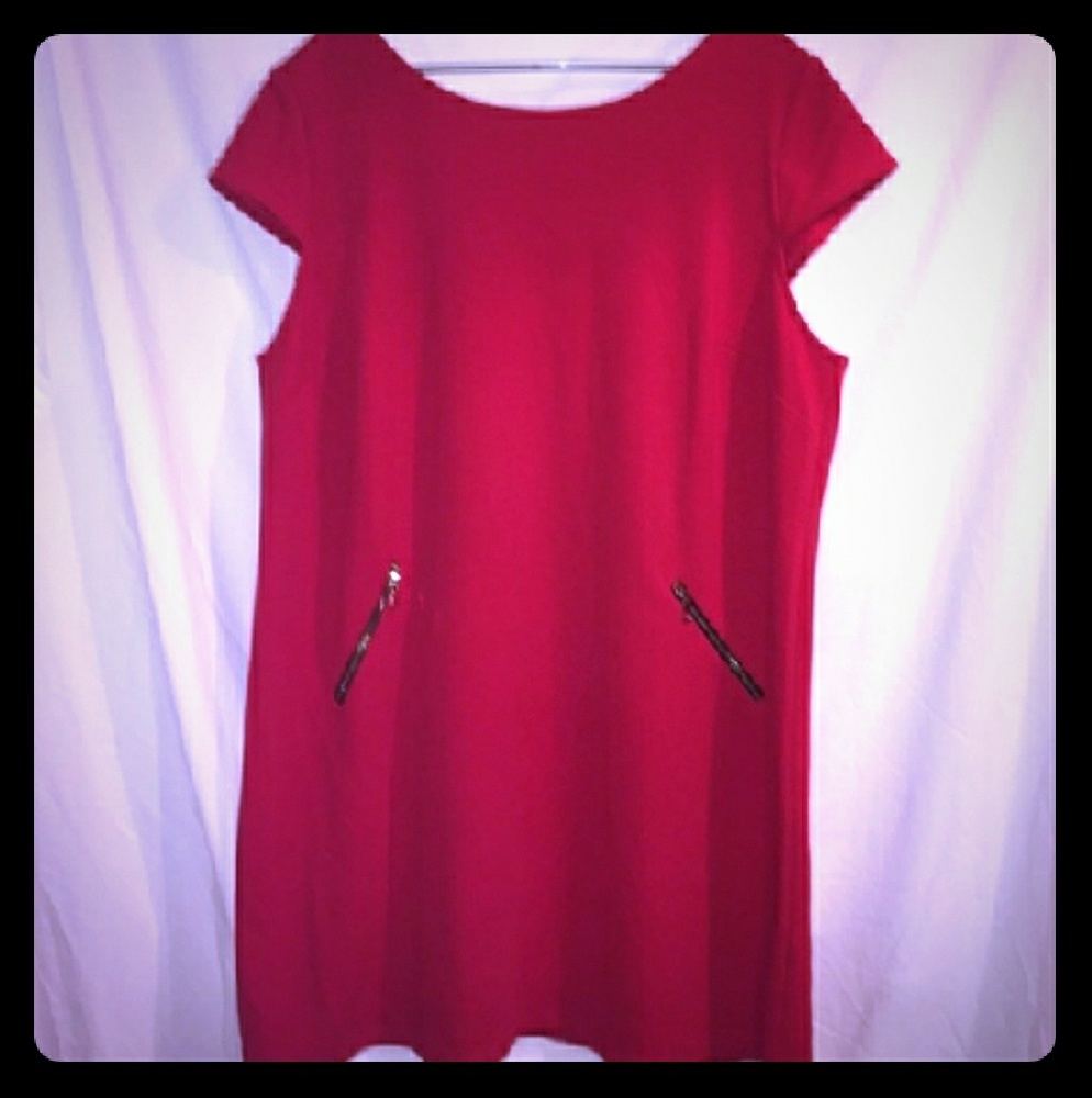 RED SHIFT DRESS